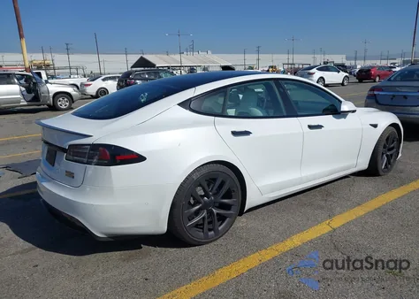 2022 Tesla Model S Plaid Tri Motor All-Wheel Drive z USA, uszkodzony, nr VIN 5YJSA1E67NF474030